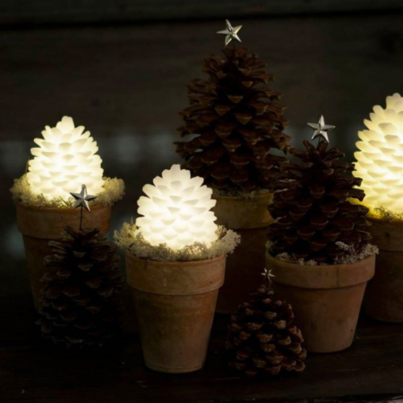 Set 2 pommes de pins cire LED 10cm