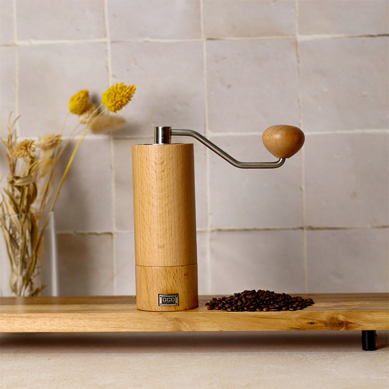 Moulin à café à manivelle en bois de hêtre Ogo