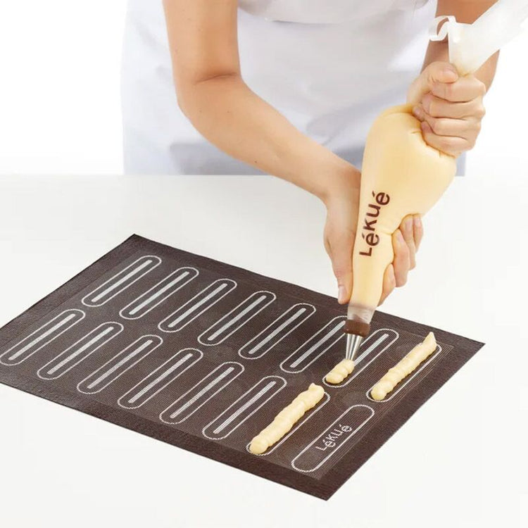 Tapis de cuisson perforé de 30x40cm microperforé en silicone marron Lékué
