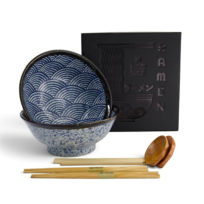 Coffret Du Bruit dans la Cuisine avec deux bols à ramen en porcelaine bleue, cuillères et baguettes en bambou
